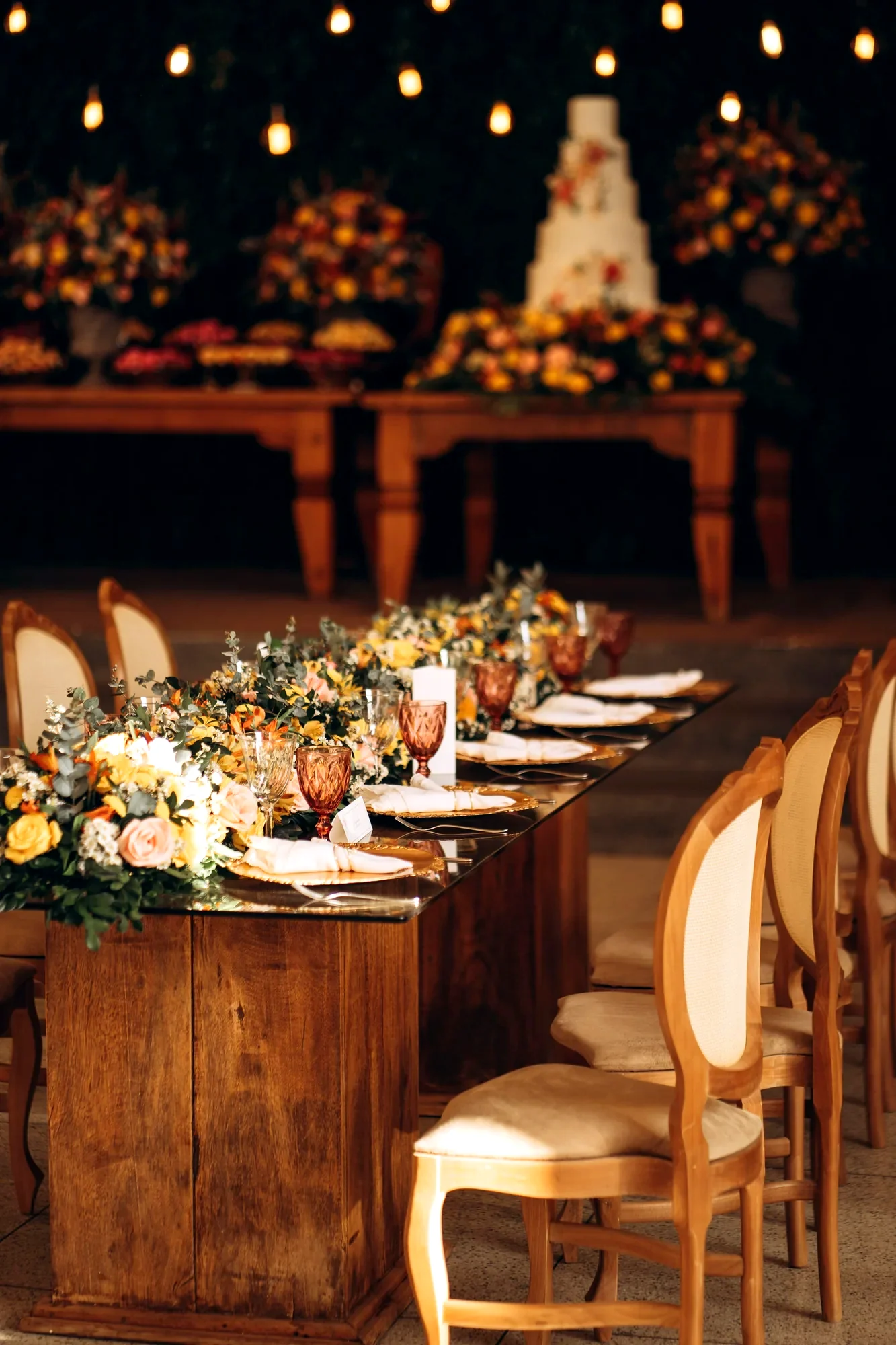 Mesa premium preparada para convidados